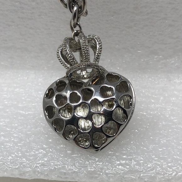 Chunky Heart & Crown Pendant Necklace Silver Tone Chainlink - Picture 4 of 10
